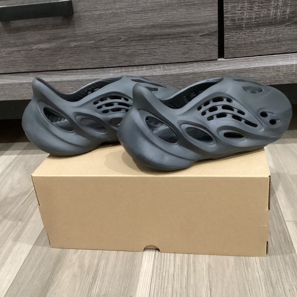 Adidas YZY FOAM RNR - Picture 6 of 14